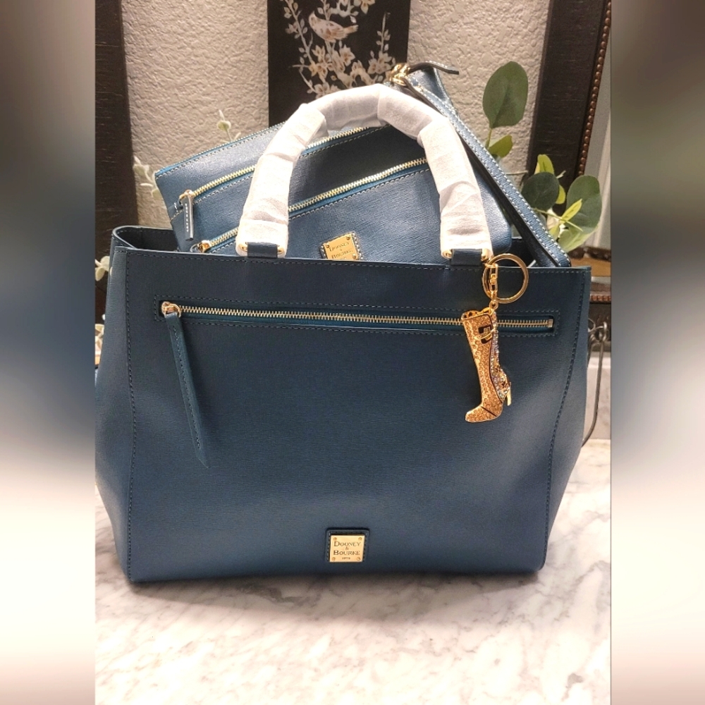 🩵💚🩵 NWT Dooney & Bourke Saffiano Zip Satchel & Wristlet Set Teal!!! 🩵💚🩵